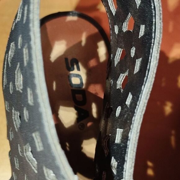 Soda Ankle Booties Sandals - Picture 4 of 9